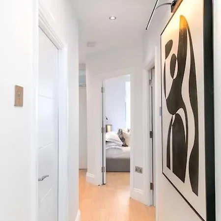 Appartamento Newly Refurbished Cosy 2 Bed In Wembley Londra Esterno foto