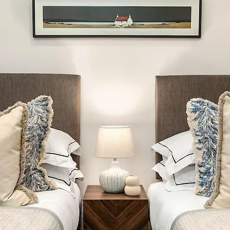 Appartamento Newly Refurbished Cosy 2 Bed In Wembley Londra Esterno foto