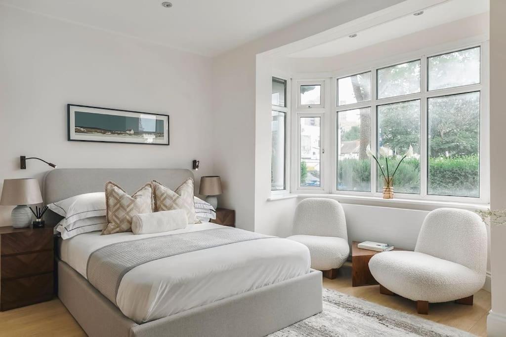 Newly Refurbished Cosy 2 Bed In Wembley Appartement Londen